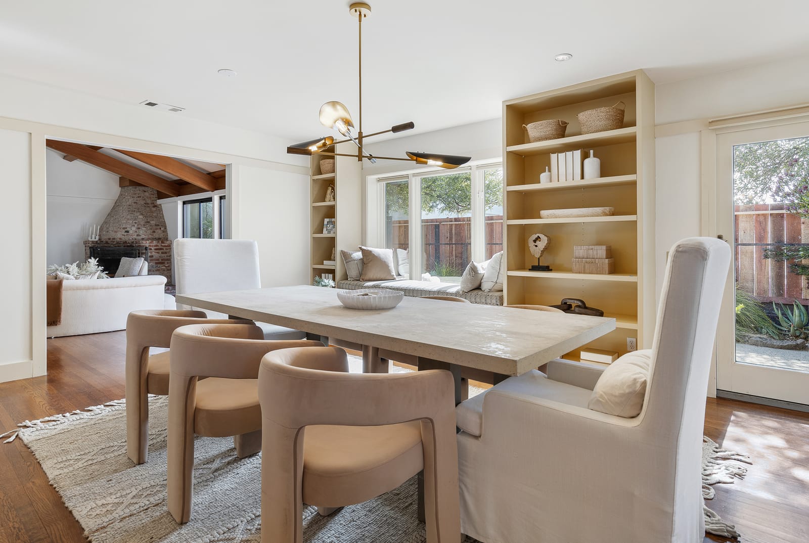 22 Kensington Court — dining room